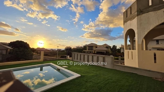 New villa for rent flic en flac jardin danna phase 1 with seaview