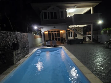 5 Bedroom Villa