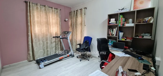 House For Rent – Floréal 