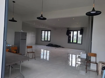 6 Bedroom House