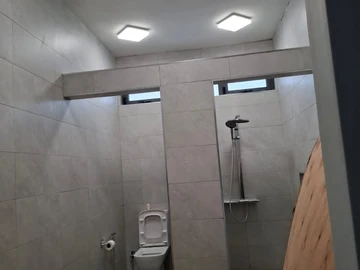 6 Bedroom House