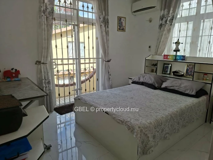 House For Rent – Belle Rose