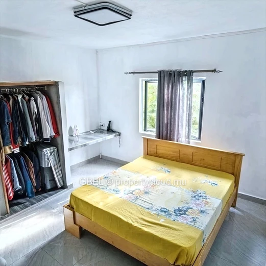 **Élégante Villa à Vendre à Grand Gaube – 5 Chambres et Terrasse**