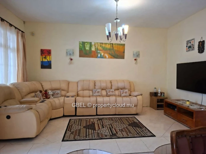 House For Rent – Belle Rose