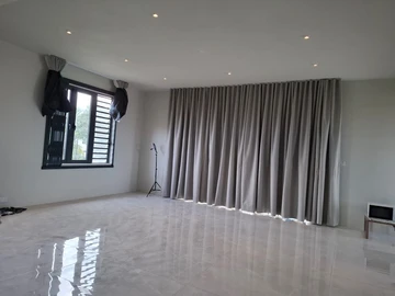 6 Bedroom House