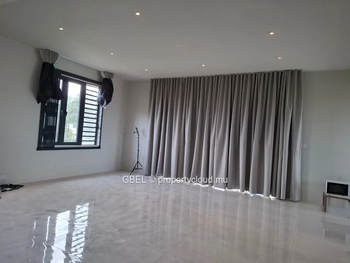 For Sale – 2-Storey Building | Lotissement Le Mahé Beau Vallon