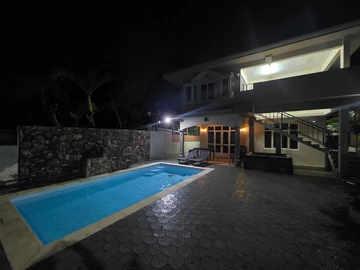 5 Bedroom Villa