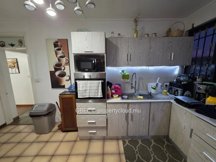 Spacious 3-Bed Apartment 107 m² – Central Curepipe