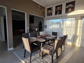 6 Bedroom Villa