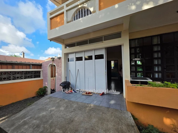 House For Sale – Roches Brunes