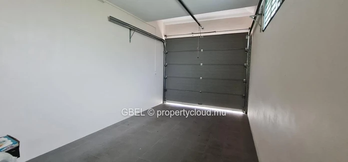 House For Rent – Floréal 